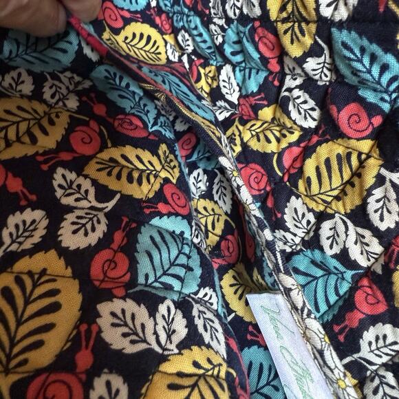 Vera Bradley East West Tote Happy Snails large Size 17 X 11 Great every Day Tote - Picture 9 of 9